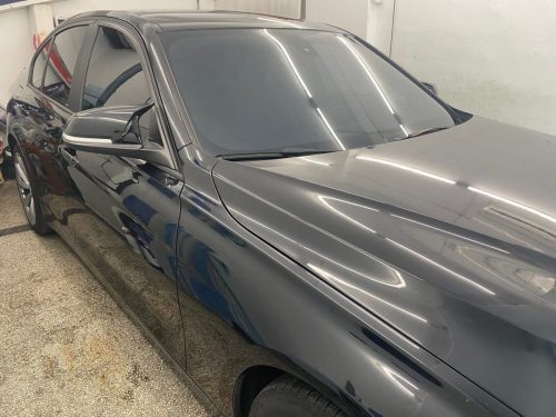 Затъмняване на стъкла на BMW 3 Series xDrive с автомобилно фолио на челно стъкло и стъкла на предни врати, задни врати и задно стъкло
