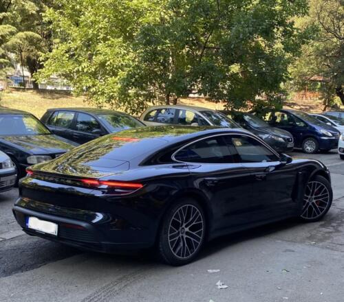 porshe-taycan4