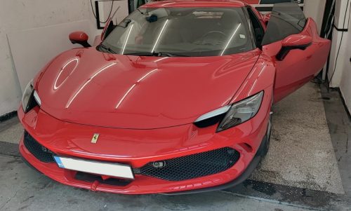 zatumnjavane-na-stukla-ferrari